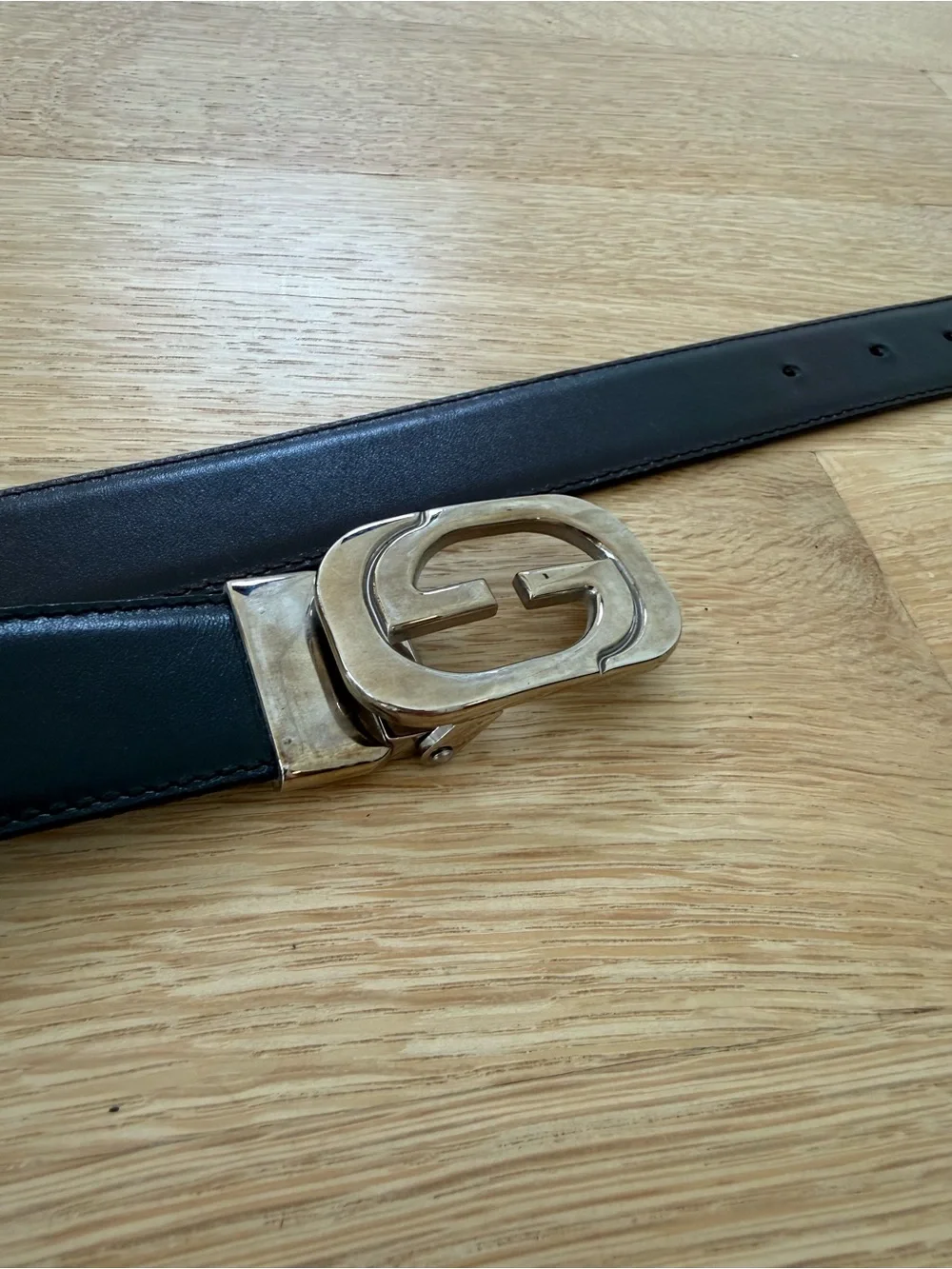 Authentic Gucci Black Leather Men’s Belt with Gold Interlocking G Buckle